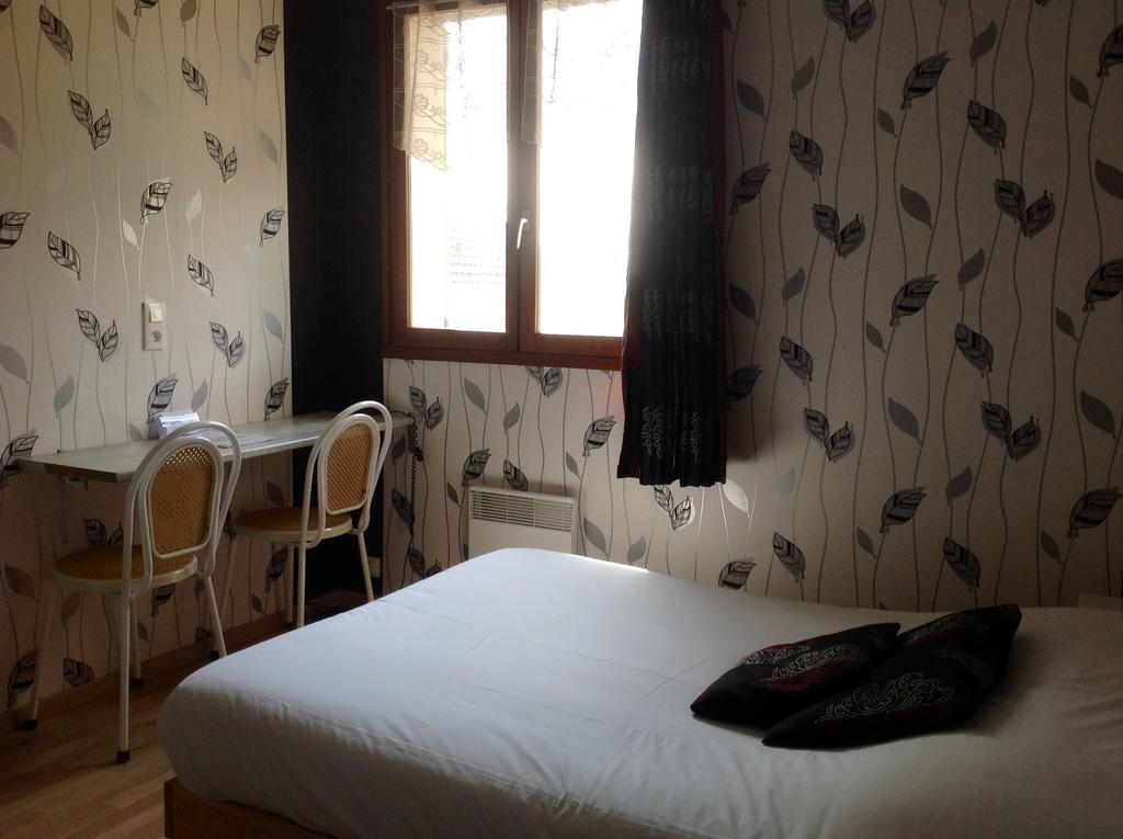 Logis Auberge De La Plaine La Rothière 部屋 写真