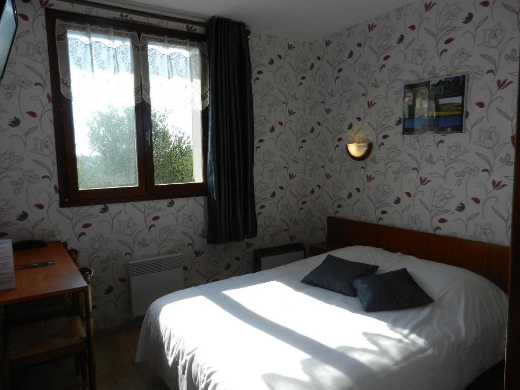 Logis Auberge De La Plaine La Rothière 部屋 写真